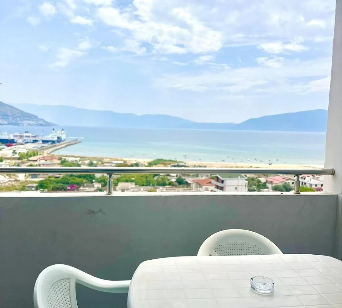 Trea Accomodations- Vola Vlorë Apartmán